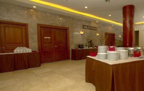 Hotel Bisanta Bidakara Tunjungan 3*