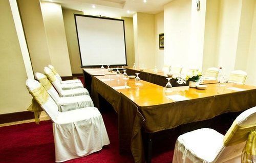 Bisanta Bidakara Tunjungan Hotel 3*